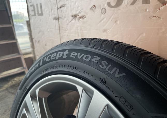 Hankook Winter I&#39;Cept Evo2 W320A SUV 285/45 R21 113V