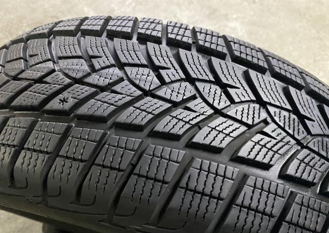 Goodyear UltraGrip Performance Gen-1 215/65 R17 99V