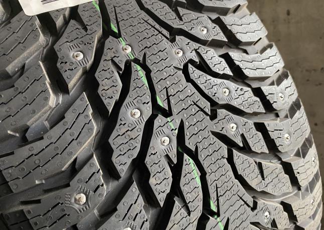 Nokian Tyres Hakkapeliitta 9 SUV 285/40 R22 110T