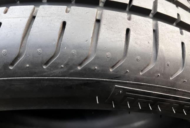 Pirelli P Zero 255/35 R20