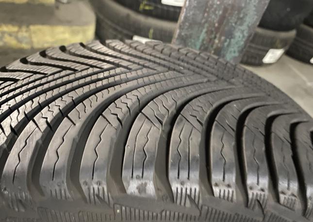 Michelin Alpin 5 215/40 R17