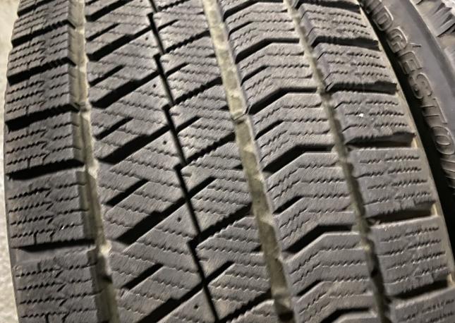 Bridgestone Blizzak VRX2 225/45 R18 91Q