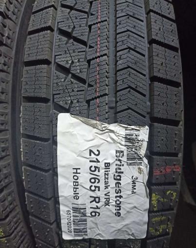 Bridgestone Blizzak VRX 215/65 R16