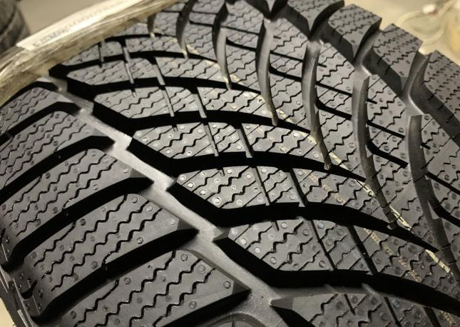 Goodyear UltraGrip Ice 2 235/45 R18