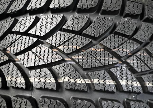 Dunlop SP Winter Sport 3D DSST ROF 215/40 R17