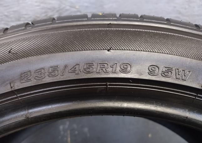 Bridgestone Potenza S001 235/45 R19 95W