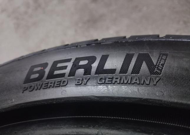 Berlin Summer UHP 235/40 R18 95Y