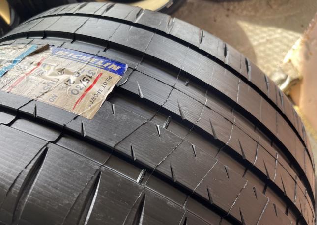 Michelin Pilot Sport 4 S 275/35 R21 и 315/30 R21 Y