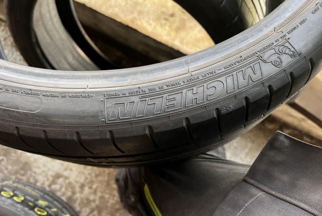 Michelin Pilot Super Sport 245/35 R21