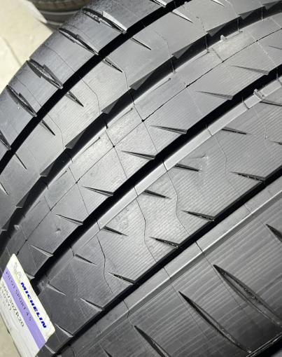 Michelin Pilot Sport 4 S Acoustic 245/35 R20 и 305/30 R20 Y