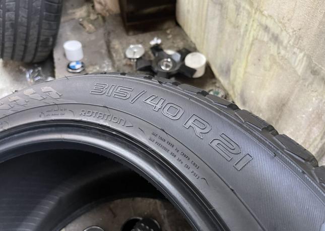 Nokian Tyres Hakkapeliitta 9 275/45 R21 и 315/40 R21 T