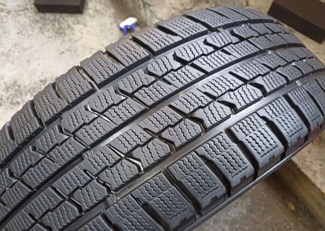 Goodyear Ice Navi Zea II 215/65 R16