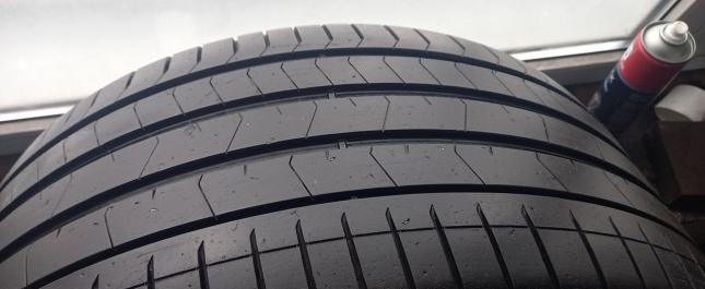 Pirelli P Zero PZ4 295/40 R20 110Y