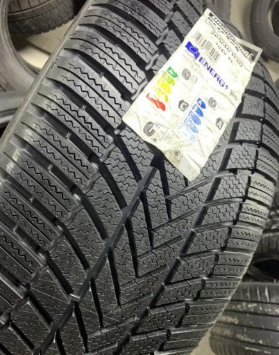 Bridgestone Blizzak LM005 DriveGuard 265/40 R20