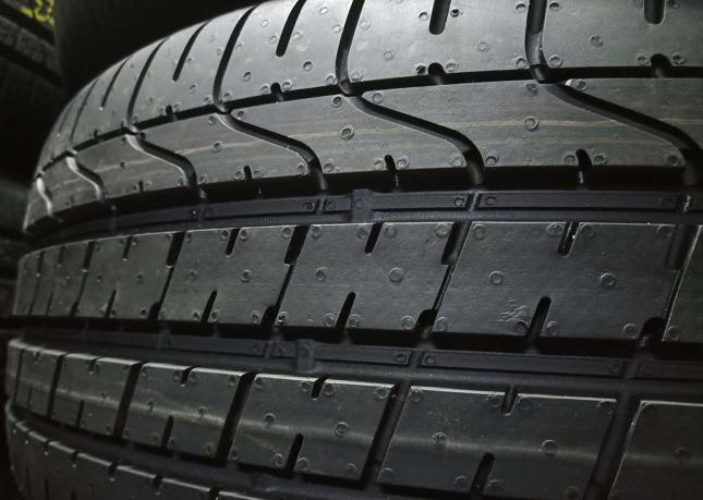 Pirelli P Zero 255/40 R21 102Y