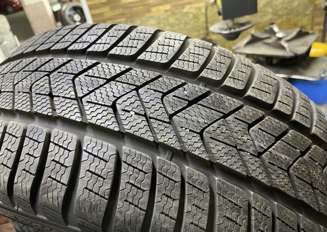 Pirelli Winter Sottozero 3 255/40 R20 W