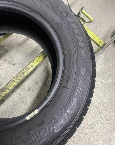 Goodyear Cargo Ultra Grip 215/65 R15C