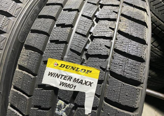 Dunlop Winter Maxx WM01 245/45 R19 98T