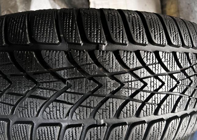 Dunlop SP Winter Sport 4D 235/50 R18