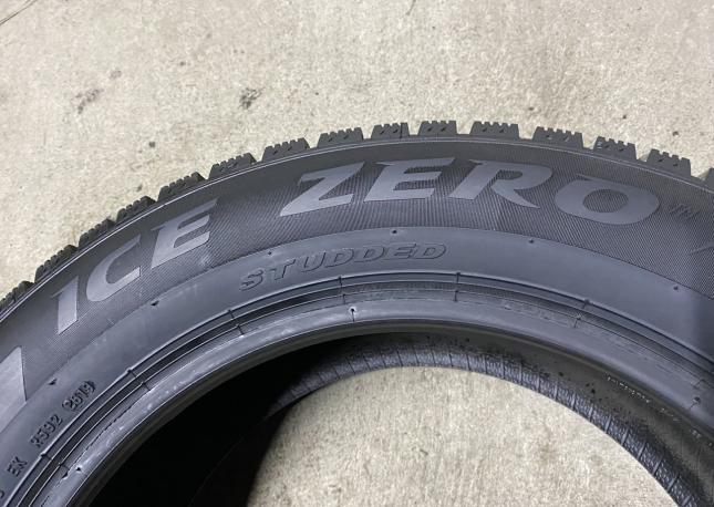 Pirelli Ice Zero 235/55 R17 103T