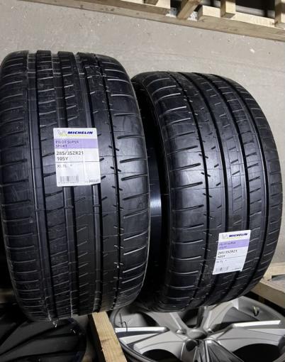 Michelin Pilot Super Sport 285/35 R21