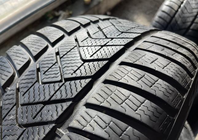 Pirelli Winter Sottozero 3 245/40 R19 и 275/35 R19 100V