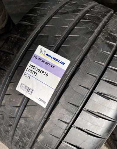 Michelin Pilot Sport 4 S 305/30 R20