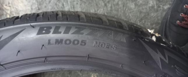 Bridgestone Blizzak LM-005 265/40 R21 105H