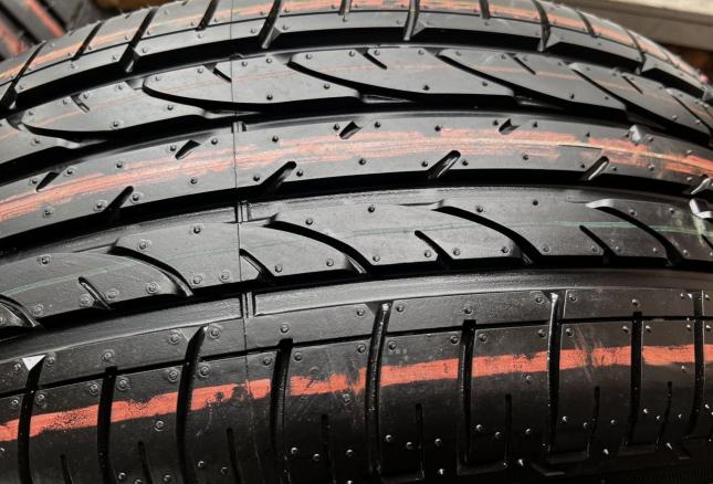 Bridgestone Dueler H/P Sport RFT 235/45 R19