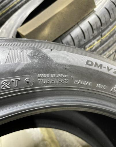 Bridgestone Blizzak DM-V2 235/55 R20 102T