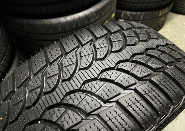 Bridgestone Blizzak LM-32 245/45 R19 102V