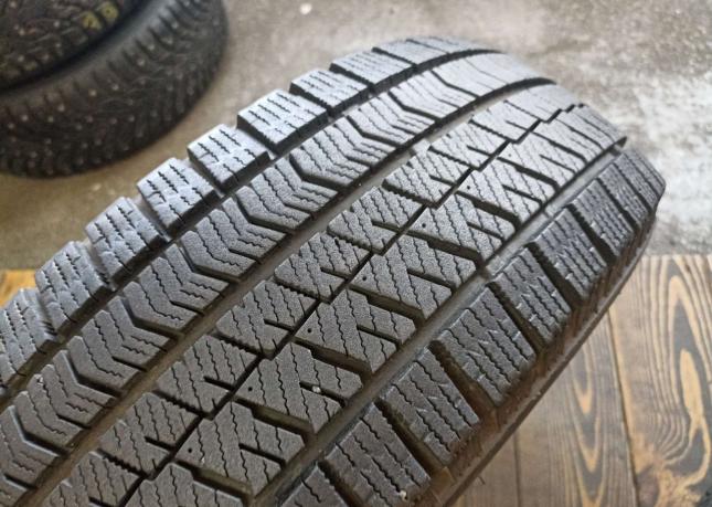 Bridgestone Blizzak VRX2 185/65 R15