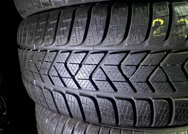 Pirelli Winter Sottozero 3 225/50 R18