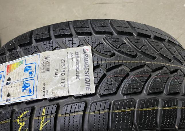 Bridgestone Blizzak LM-32 225/50 R17 94H