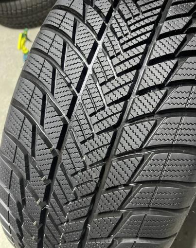 Bridgestone Blizzak LM-001 Evo 235/50 R19 99H