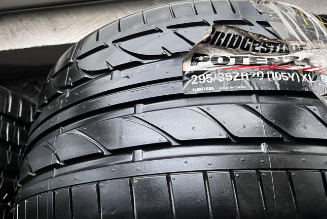 Bridgestone Potenza S001 295/35 R20