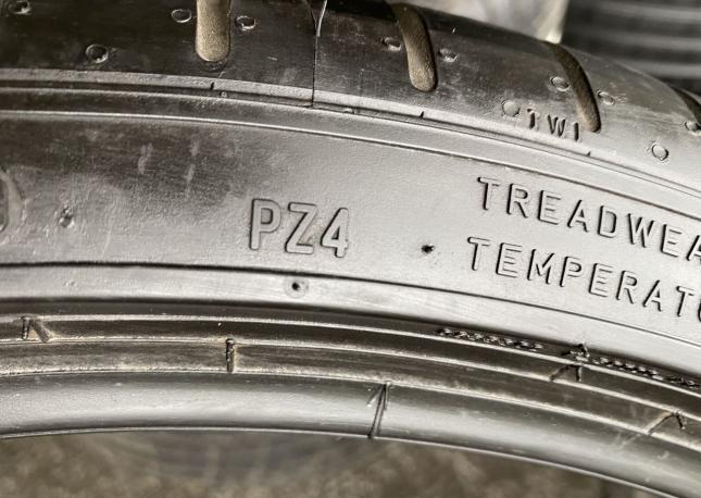 Pirelli P Zero PZ4 275/30 R21 98Y