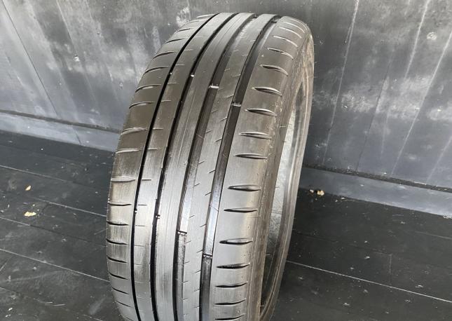 Michelin Pilot Sport 4 215/45 R18