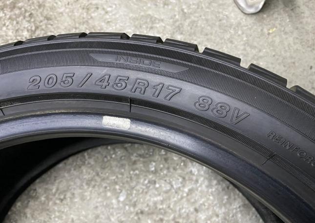 Yokohama W.Drive 205/45 R17 88V