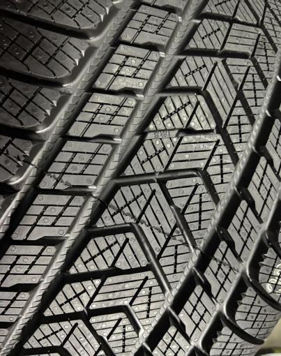 Pirelli Scorpion Winter 275/35 R22 и 315/30 R22 V