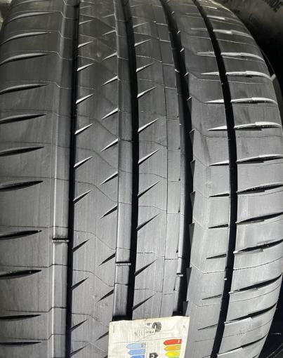 Michelin Pilot Sport 4 S 285/40 R23 и 325/35 R23 Y