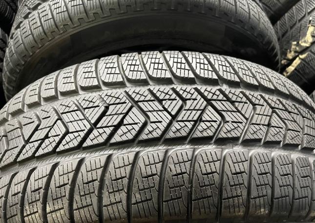 Pirelli Scorpion Winter RFT 235/55 R19 H