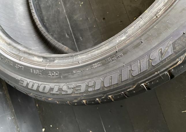 Bridgestone Potenza RE050A 235/45 R18