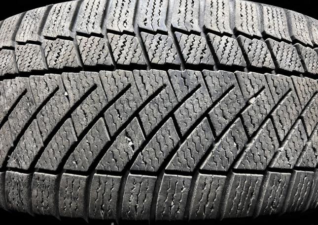 Continental ContiVikingContact 6 SUV 235/60 R18