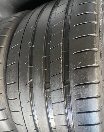 Michelin Pilot Super Sport 235/35 R19