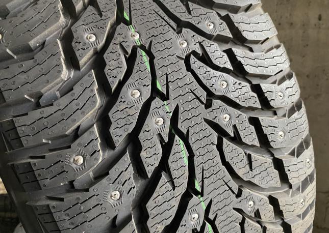 Nokian Tyres Hakkapeliitta 9 SUV 285/40 R22 110T