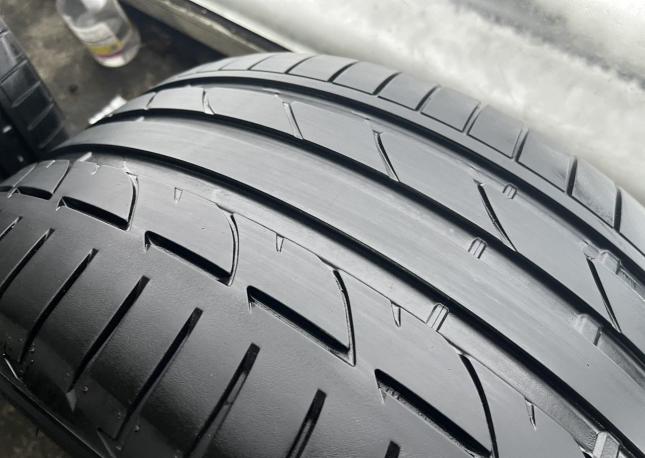 Bridgestone Potenza RE050A 245/40 R20 и 275/35 R20 Y