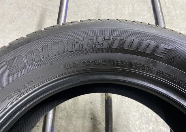 Bridgestone Dueler H/T 687 225/65 R17