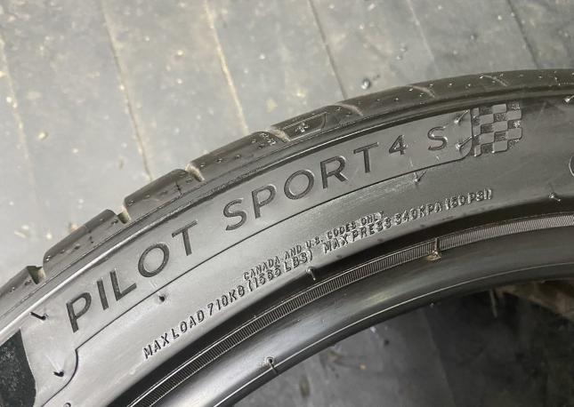 Michelin Pilot Sport 4 S 235/40 R19