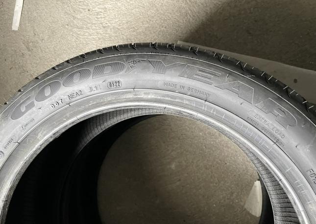 Goodyear EfficientGrip 245/45 R19 и 275/40 R19 102Y